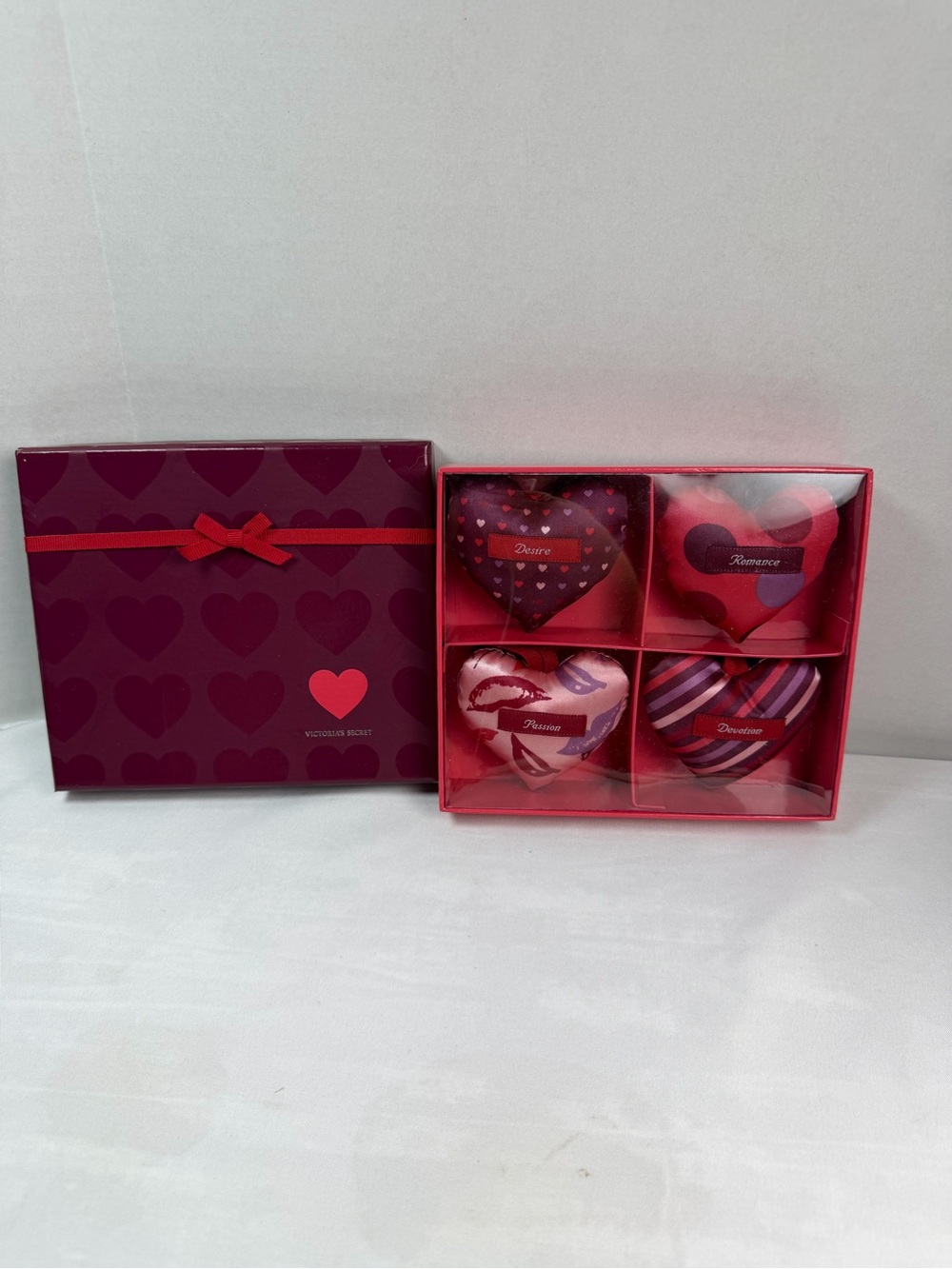 Victoria's Secret Scented Sachets 4 Hearts W/box RARE! Smells Amazing! New!